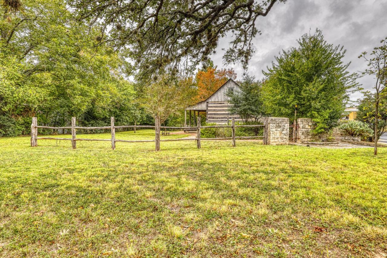 Villa Town Creek Log Cabin Fredericksburg Exterior foto