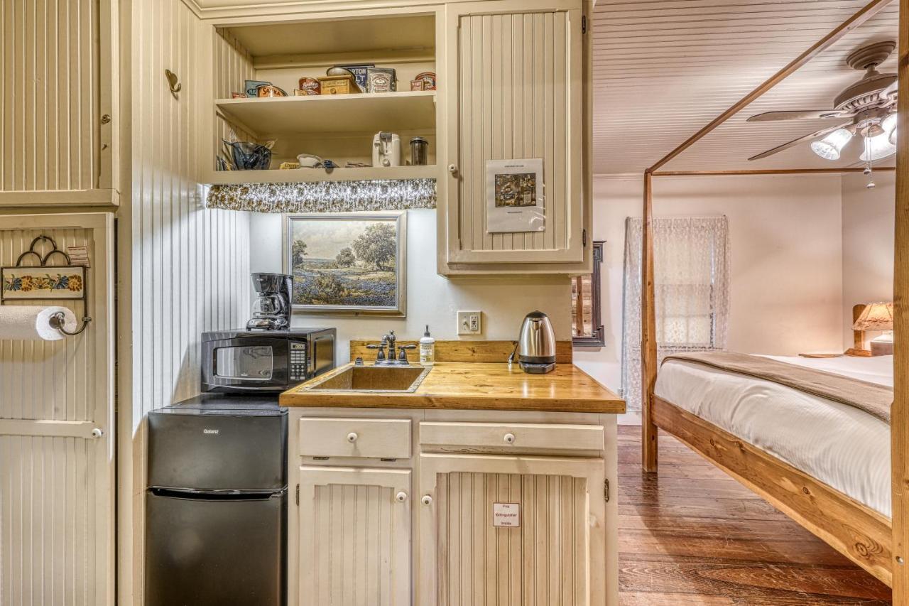 Villa Town Creek Log Cabin Fredericksburg Exterior foto